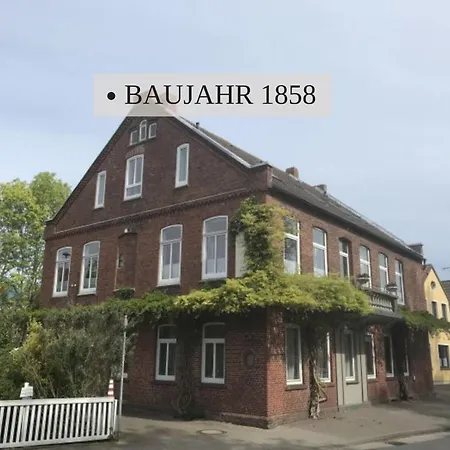 Haus Krabbe: Cyclist-Friendly Accommodation on Elbe-Weser Bike Path Wremen Exterior photo